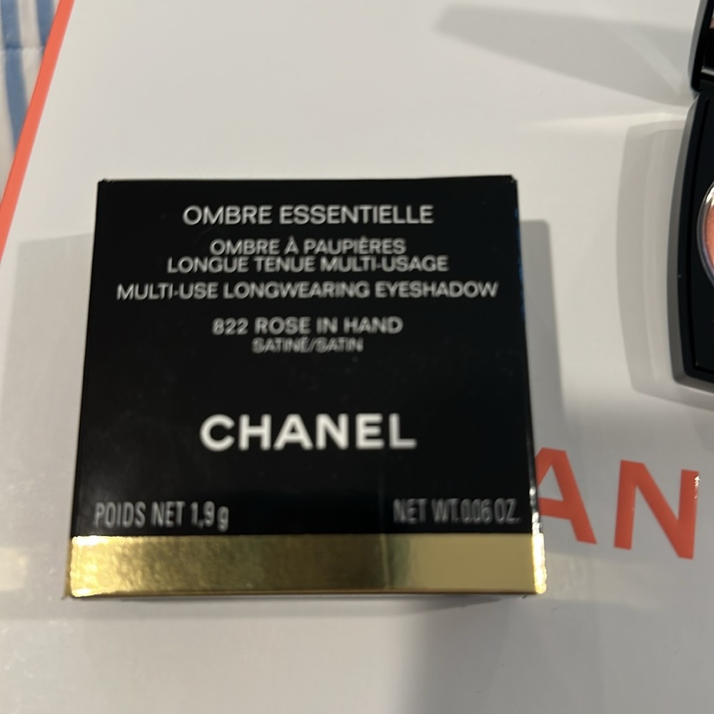 CHANEL 💫 Limited Edition 💫 Ombré Essentielle 822 Rose in hand eyeshadow - Picture 4 of 8